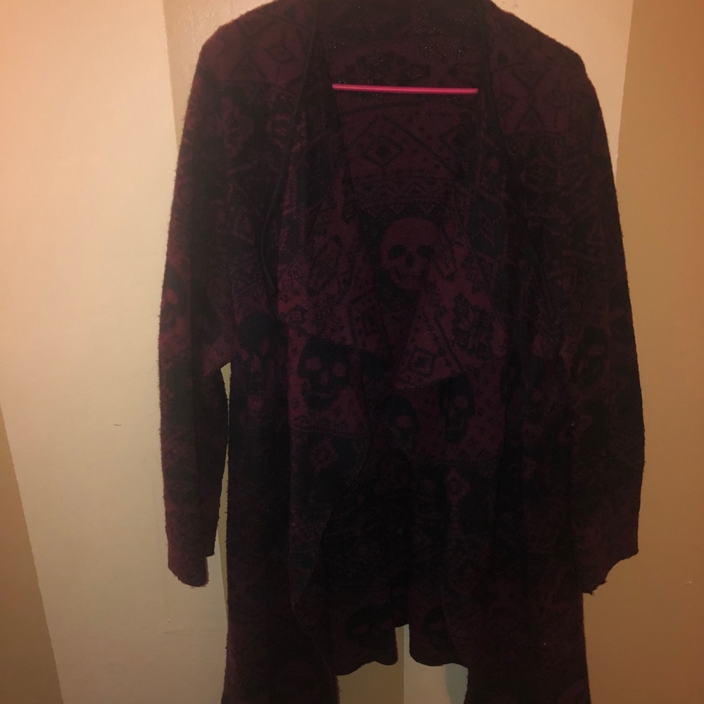 skull print sweater